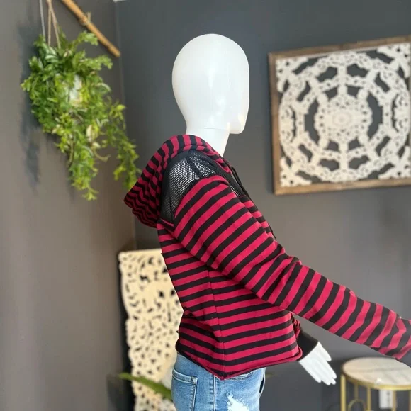 Hot topic - Picture 9 of 14